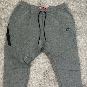 Nike Tech Pants Gray